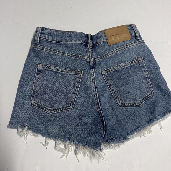 Women's Topshop Size 4 Mom Shorts Denim Jean High Rise Cutoff Raw Hem Festival - Picture 2 of 6